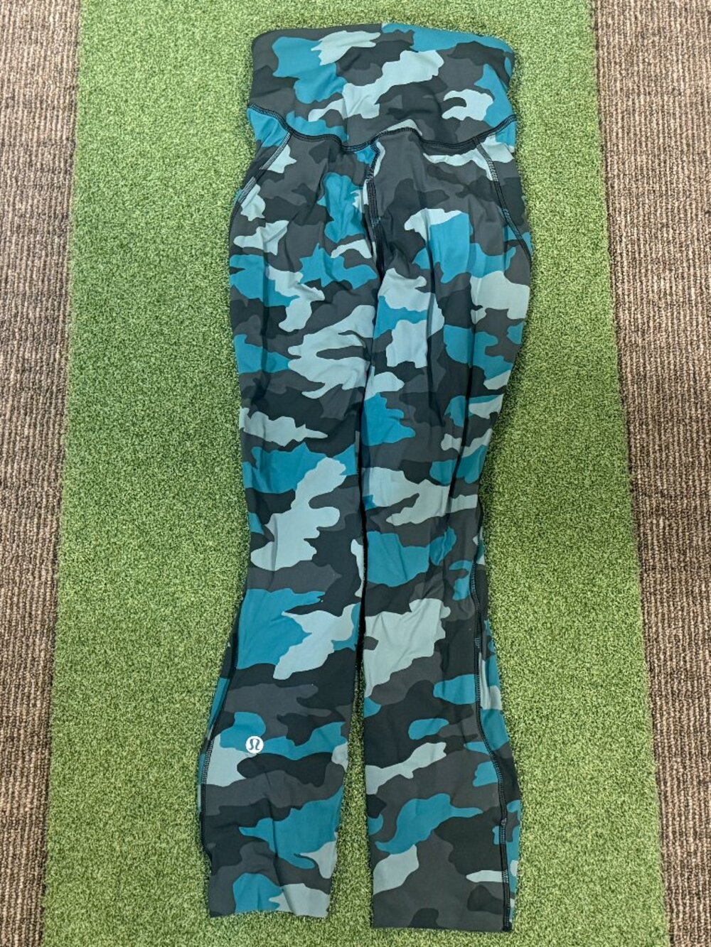 Lululemon Performance Leggings SIZE 0 - LIKE NEW!